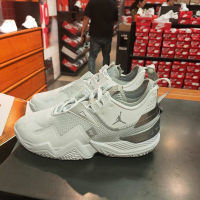 NIKE/耐克 男子新款实战训练篮球鞋 CJ0781-100 D