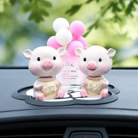 汽车摆件猪网红摇头公仔车载小摆件车上可爱创意车饰车内饰品摆件 吉祥+如意+告白气球+茶花垫