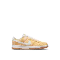 耐克(NIKE)女款跑鞋活力硫黄色织物拼接橡胶底休闲运动鞋