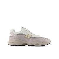 新百伦(New Balance)男款跑鞋透气舒适运动休闲中底雕塑反光设计