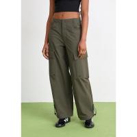 Adidas女款阴影橄榄色休闲运动裤 舒适透气时尚百搭