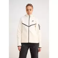 Nike女款黑色拉链运动夹克 轻便透气时尚休闲外套