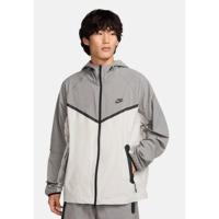 Nike男士轻便运动夹克防风透气休闲外套带帽拉链设计