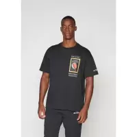 Adidas男士运动T恤透气舒适图案设计健身休闲短袖衫