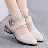 低跟真皮靴子2019春夏季包头纱凉鞋软底大码女鞋妈妈鞋子