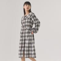 美特斯邦威娃娃领格子连衣裙女新款冬季复古时尚灯笼袖长裙子