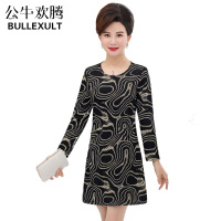 公牛欢腾2019春季新款妈妈长袖T恤中长款打底衫40-50岁中老年女装宽松大码上衣