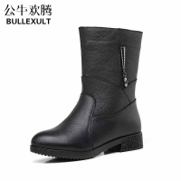 公牛欢腾2019秋冬季真皮中筒靴妈妈鞋软底平底女士皮靴保暖加绒女靴低跟马丁靴