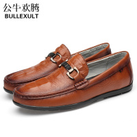 公牛欢腾春季男鞋2021新款男士休闲皮鞋真皮透气韩版潮鳄鱼纹一脚蹬豆豆鞋