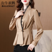 公牛欢腾2021初秋外套女洋气蕾丝小西装v领衬衫短款收腰显瘦风衣早秋女士上衣