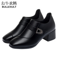 公牛欢腾2021妈妈鞋软底女舒适春秋款单鞋新款中年中老年中跟真皮粗跟皮鞋