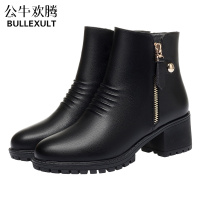 公牛欢腾2021妈妈靴子女冬季中粗跟短靴真皮年新款加绒保暖中老年女士皮鞋