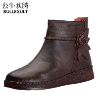 公牛欢腾2021冬季妈妈棉鞋牛筋底软牛皮软底短靴真皮复古中老年防滑平底女靴子