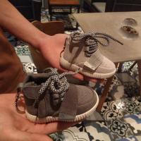 潮牌YEEZY750球鞋手机充电宝便携8000m可爱卡通超萌迷你创意苹果安卓通用大容量移动电源