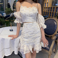 套装女2019新款泰国潮牌小清新刺绣吊带露肩荷叶边两件套