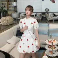 连衣裙2019新款夏小清新圆领甜美草莓刺绣短袖显瘦短裙女