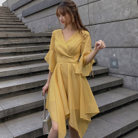 裙子女2019新款夏纯色系带修身喇叭袖V领不规则连衣裙
