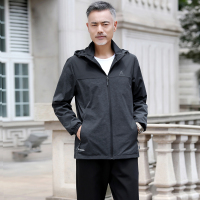 公牛欢腾2021爸爸秋装外套新款中老年男装夹克上衣连帽宽松男士外套春秋款