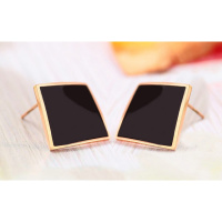 欧美钛钢镀18k玫瑰金黑色方块菱形耳钉耳环罗马圆盘字母耳饰女款