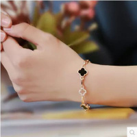 四叶手链2018新款韩版简约学生手链花朵气质时尚生日手链