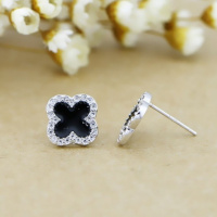 耳钉女幸运四叶耳丁时尚甜美简约饰品生日情人节