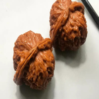 [40以上买一送一]文玩核桃手把件精配对白狮子