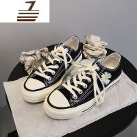 尗卡小雏菊帆布鞋女低帮ulzzang韩版百搭皱菊板鞋ins潮邹菊小菊花布鞋