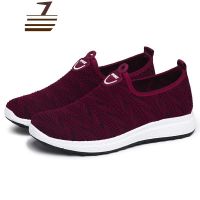 尗卡飞织运动鞋女士新款平底休闲女中老年一脚蹬懒人鞋休闲鞋