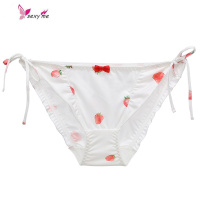 少女可爱内裤女锦纶牛奶丝莓中腰女生日系薄款 FISH BASKET