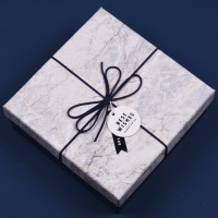 爱丽丝商务礼品盒正方形大号生日礼物包装盒送男生简约服装礼盒