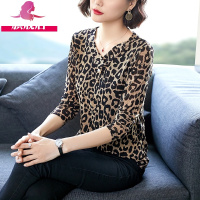 艳如飞2020春秋新款修身豹纹V领长袖T恤大码女装百搭上衣洋气打底小衫潮T恤