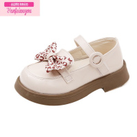 七斓2022年秋季新款童鞋小女孩时尚蝴蝶结公主鞋韩版气质亮皮女童皮鞋