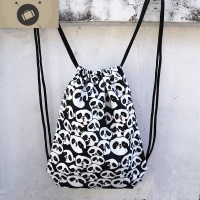 卡通抽绳防泼水双肩背包学生旅行登山运动大容量轻便束口袋男女 艾狄伊娃