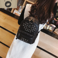 超火的双肩包少女背包韩版时尚潮流柳钉百搭女包软皮休闲新款背包 艾狄伊娃