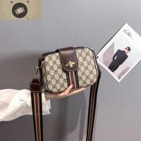 秋冬包包女包2019新款潮时尚百搭单肩相机包复古宽带斜挎包小方包 艾狄伊娃单肩包