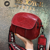 小包包女2020新款潮韩版少女生时尚网红百搭ins宽肩带单肩斜挎包 艾狄伊娃单肩包