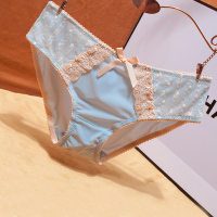 丝滑牛奶丝性感蕾丝内裤女士冰丝日系复古可爱大码胖mm低腰三角裤