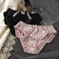 日系色丁质感缎面内裤女中低腰吊坠可爱蝴蝶结少女冰丝三角裤棉档