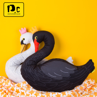 捕梦岛 原创天鹅抱枕被子两用空毯 可爱办公室家居午休腰靠盖毯