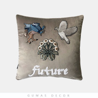 GUMAS家居重工定制花鸟虫兽系列刺绣抱枕高档浅灰色靠枕