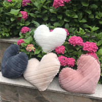 秋冬宝宝绒条纹纯色心形抱枕爱心公主风兔毛褶边靠枕居家女生抱枕