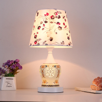 温馨简约现代台灯卧室床头柜灯陶瓷田园结婚喂奶学习北欧台灯