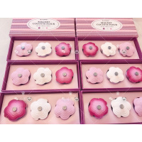 法国酷彩 le creuset 花形 冰箱贴 棉花白 berry 莓粉 磁石