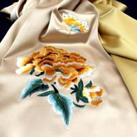 蜀锦蜀绣真丝围巾女特色中国风纯手工刺绣围脖送老外妈妈丝绸礼品