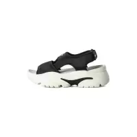 阿迪达斯(adidas)女士休闲鞋轻便舒适防滑增高运动板鞋黑白银色系