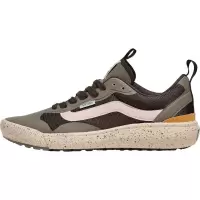 VANS冬日通勤防水保暖休闲板鞋女款户外徒步抓地力强防滑耐磨鞋