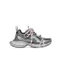 巴黎世家(Balenciaga)仿旧跑鞋女网布拼接橡胶点缀反光休闲运动鞋