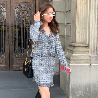[8.5折价152.9元叠加优惠券]唐狮秋季新款女V领流苏长袖上衣半身裙韩版ZW