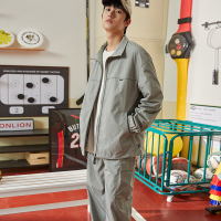 [2件8.8折]唐狮秋季新款休闲运动男宽松户外净色简约男士外套潮