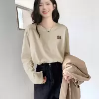 [1折价29.9元叠加优惠券]唐狮秋季新款女圆领左胸硅胶图案长袖T恤简约百搭时髦潮流